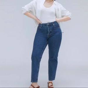 Everlane: curvy 90’s cheeky jean crop